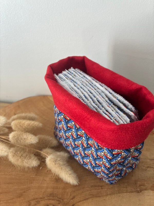 Panière et lingettes