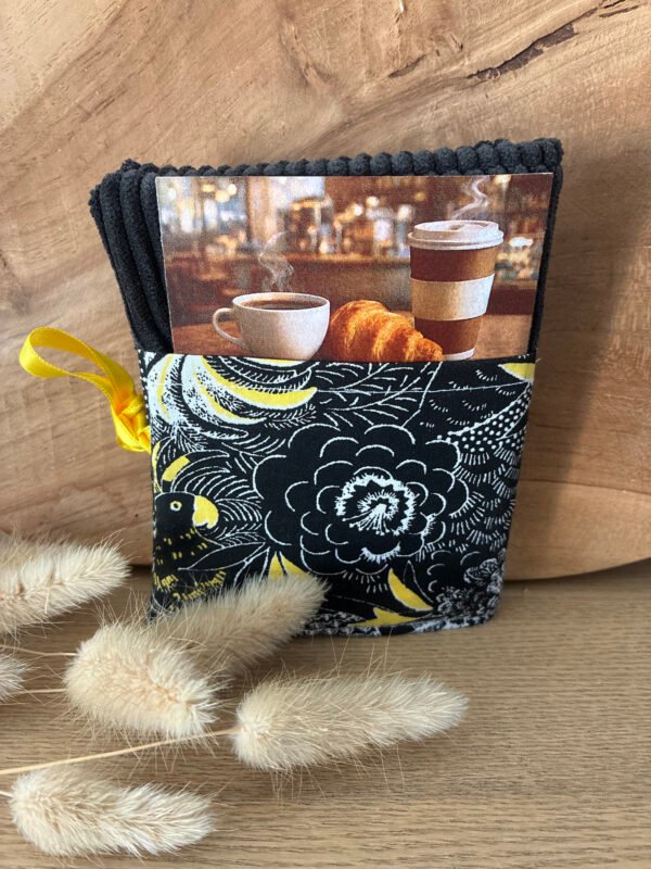 20260315_154044691_iOS Mini Pochette Panoplie