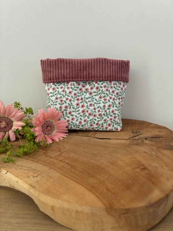 Panière et lingettes