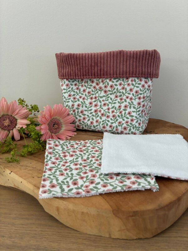 Panière et lingettes