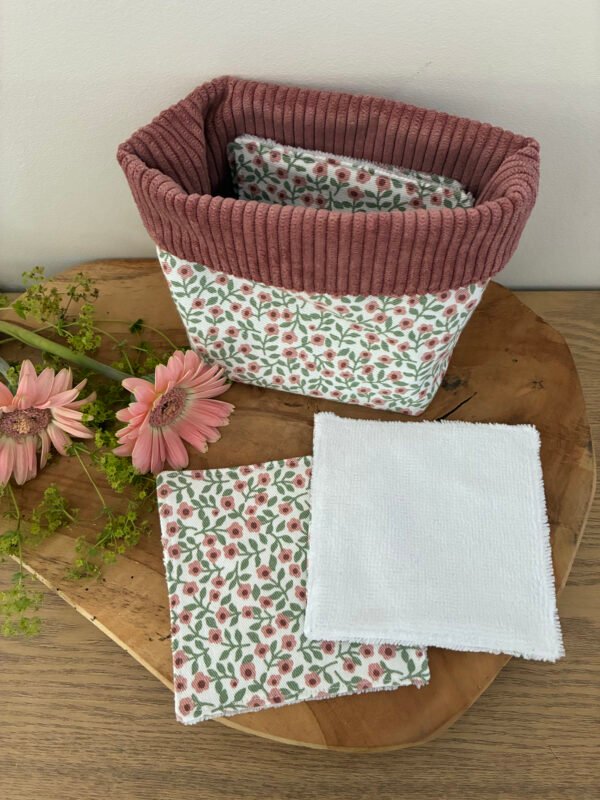 Panière et lingettes