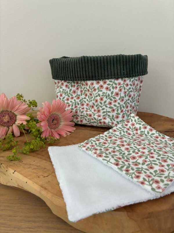 Panière et lingettes
