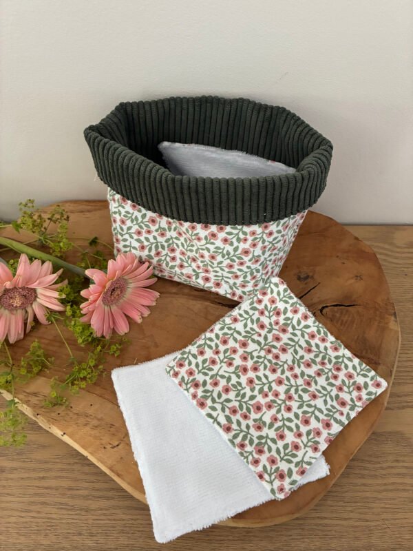 Panière et lingettes