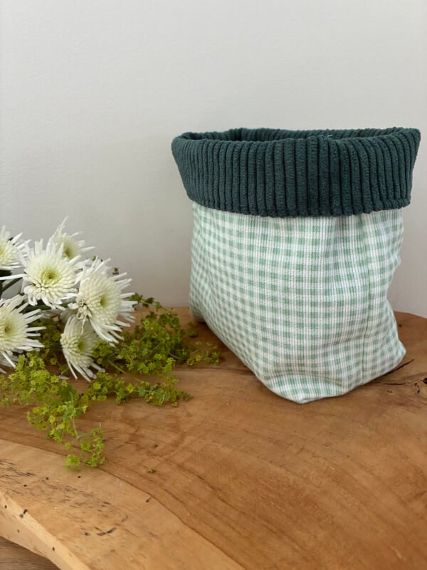 Panière et lingettes